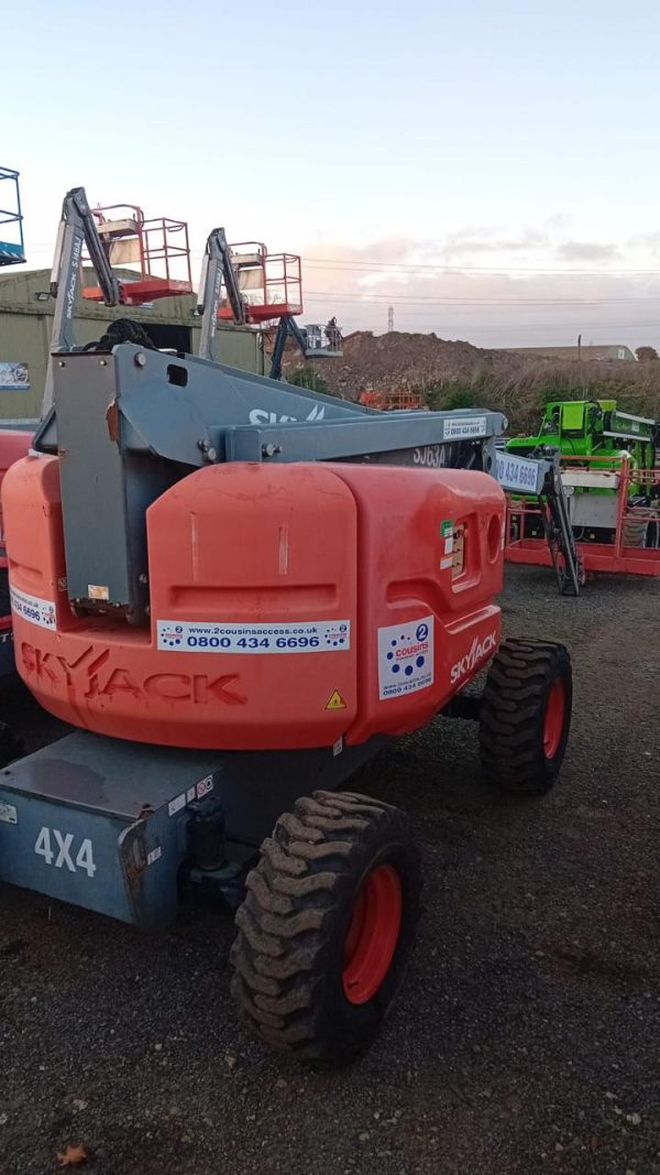 Skyjack SJ63AJ Articulated boom lift