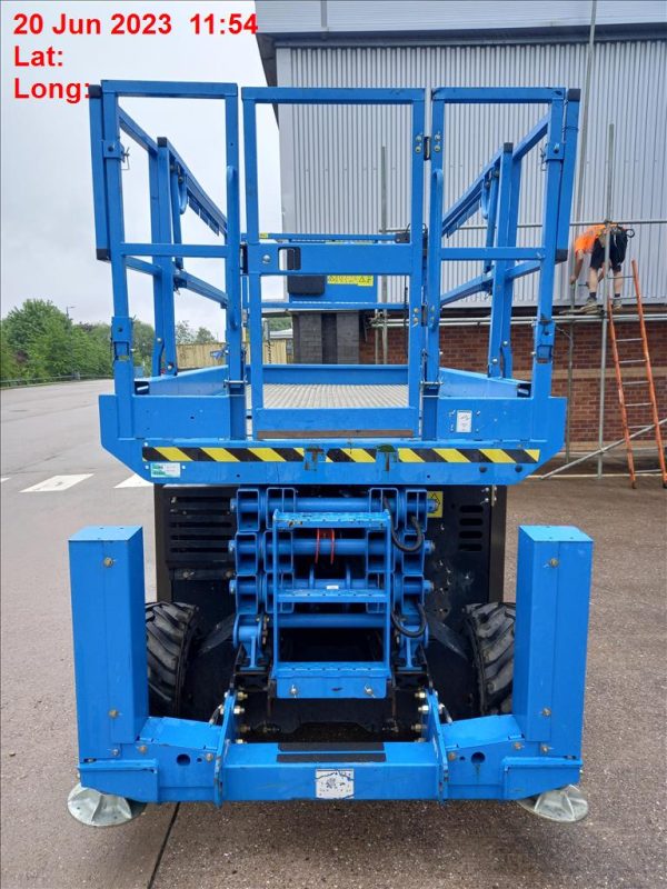 Genie GS3369 Scissorlift 4x4 - Image 5
