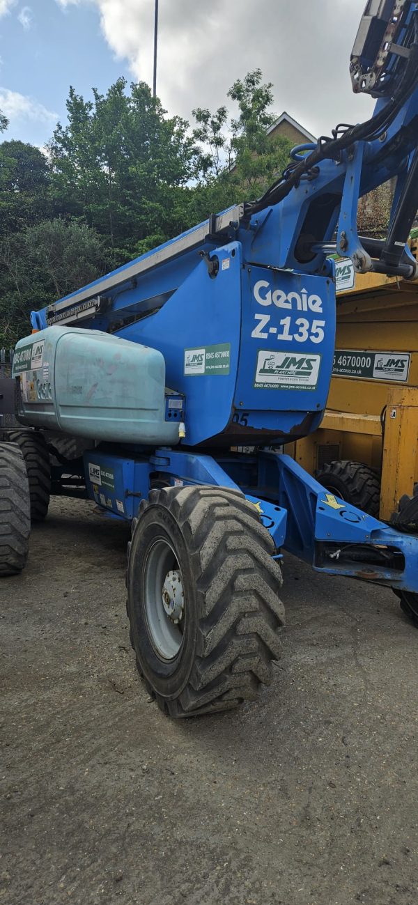 Genie Z135/70 Articulated Boom - Image 4