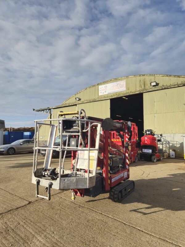 JLG X13JP Tracked Articulated boom lift - Image 2