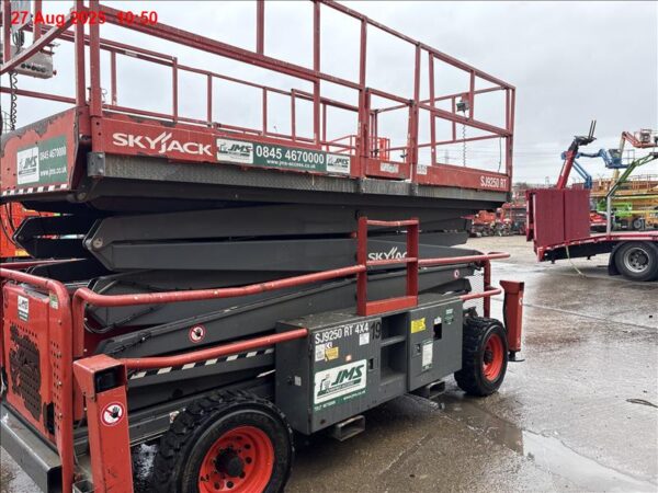 Skyjack SJ9250 RT Scissor lift – Boom Machinery Sales